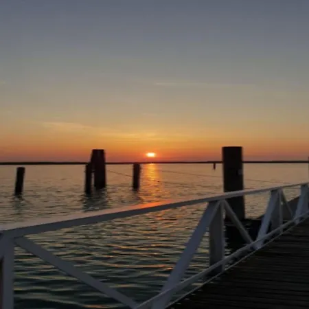 Tastefully Furnished Flat With Pool And Playground