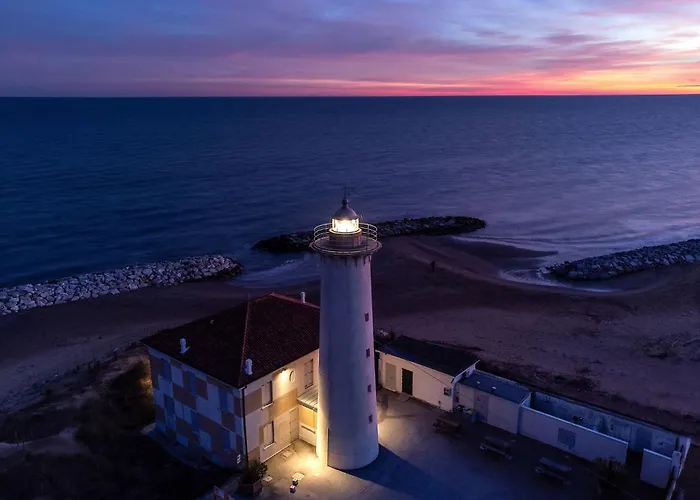 Tastefully Furnished Flat With Pool And Playground 别墅