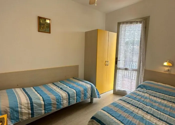 Tastefully Furnished Flat With Pool And Playground 别墅