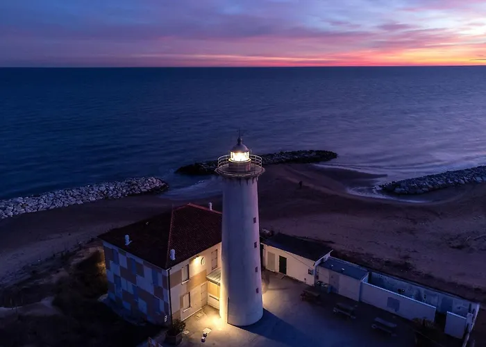 Tastefully Furnished Flat With Pool And Playground 别墅