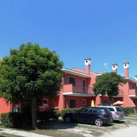 Willa Tastefully Furnished Flat With Pool And Playground Bibione