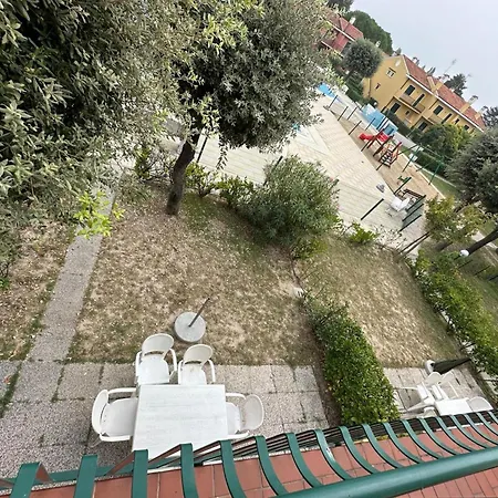 Renovated With Garden And Pool Access ヴィラ